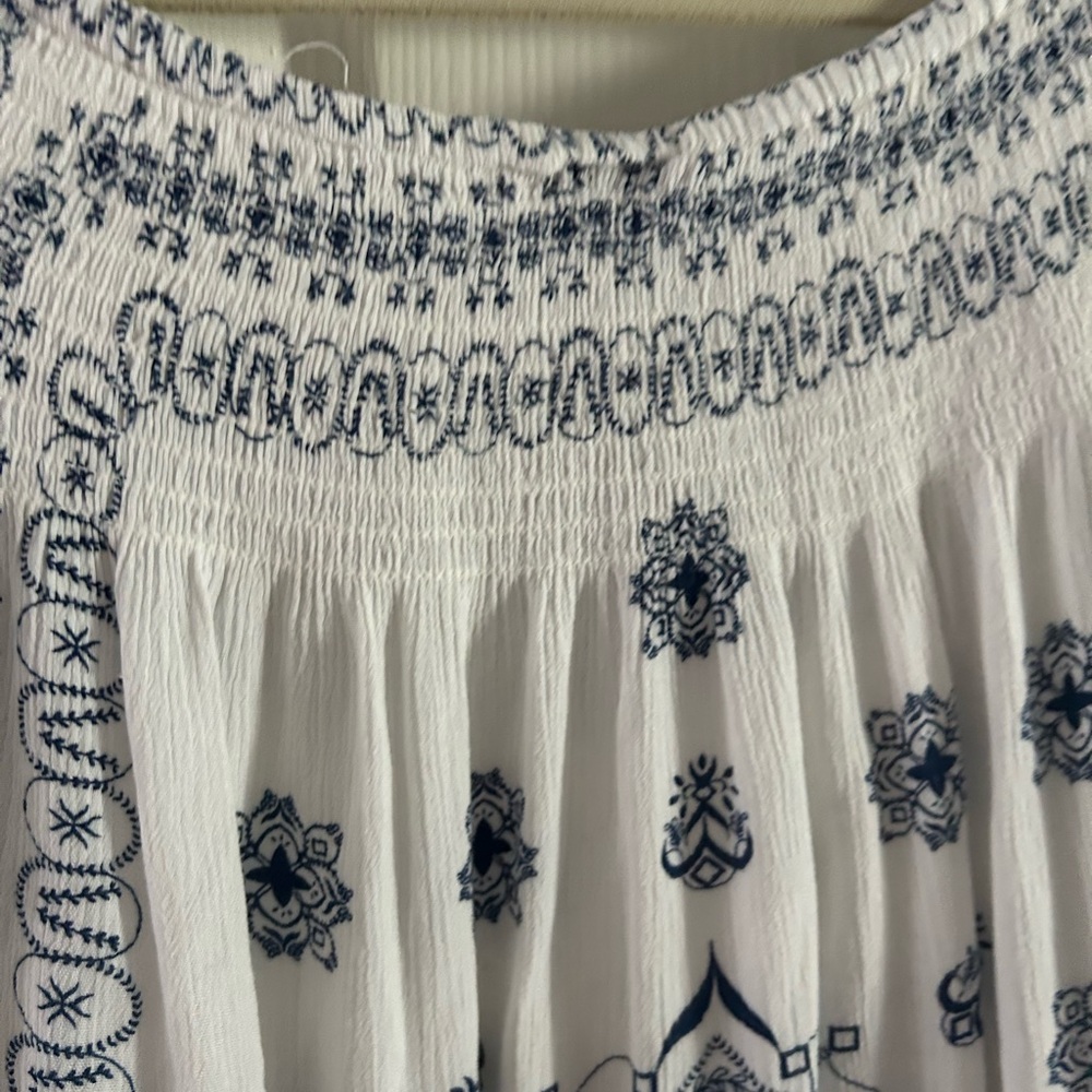 Avenue White and Navy Patterned Blouse - Picture 7 of 8